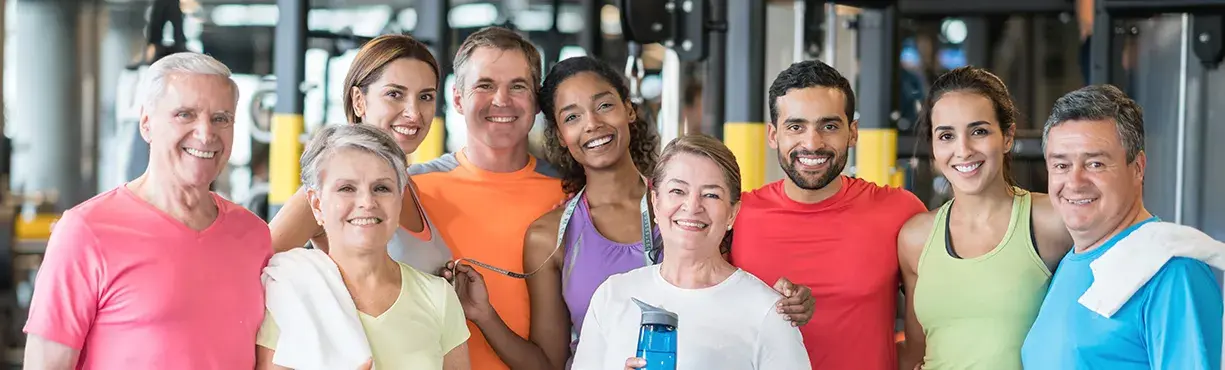 happy-group-at-gym