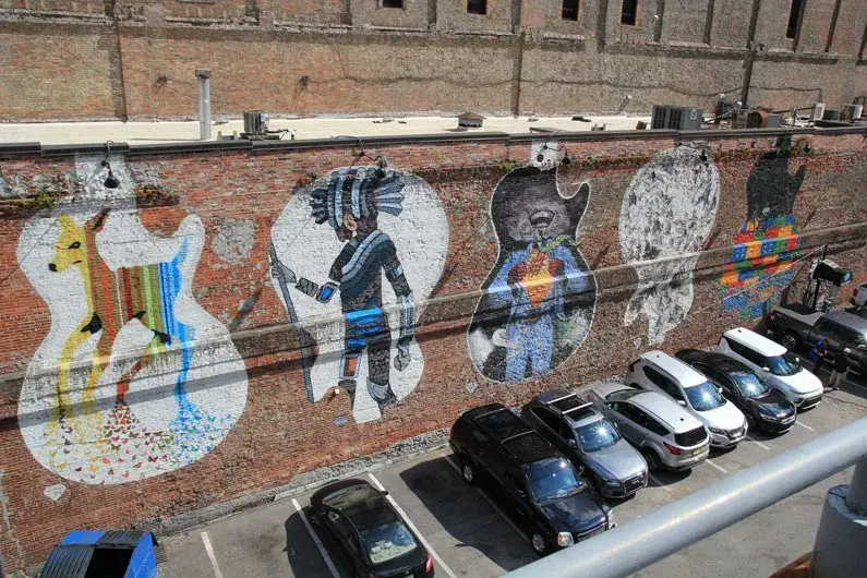 Nashville-guitars-mural